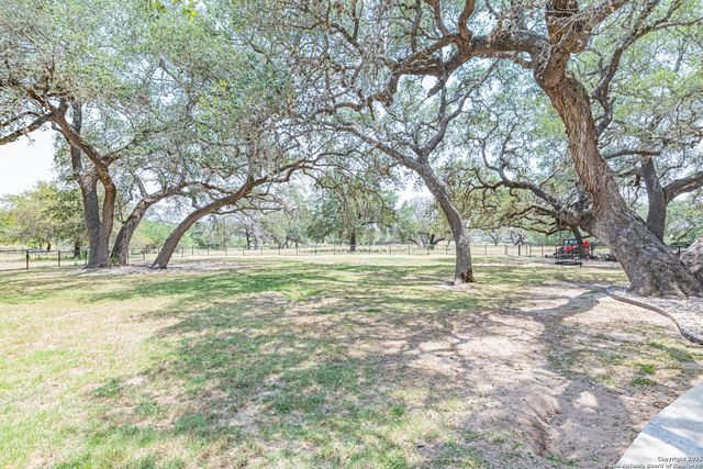 461 FM 3432, La Vernia, TX 78121