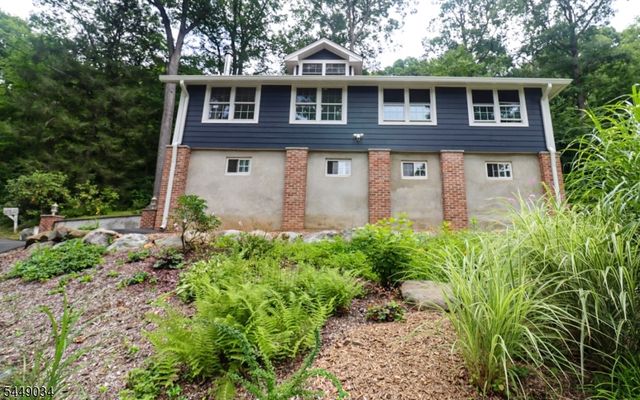 20 Mt Crest Rd, Jefferson Twp., NJ 07438
