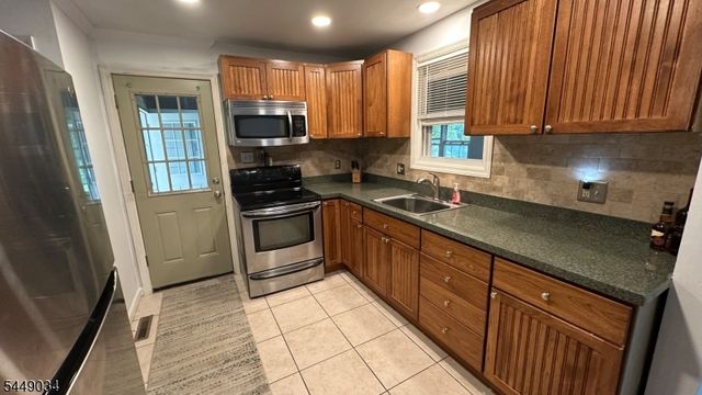 20 Mt Crest Rd, Jefferson Twp., NJ 07438