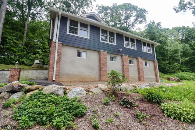 20 Mt Crest Rd, Jefferson Twp., NJ 07438