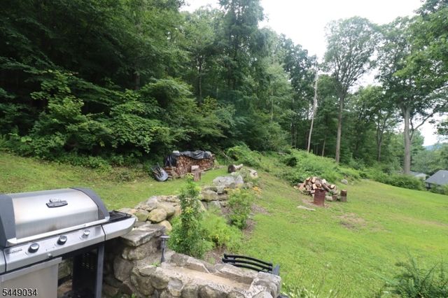 20 Mt Crest Rd, Jefferson Twp., NJ 07438