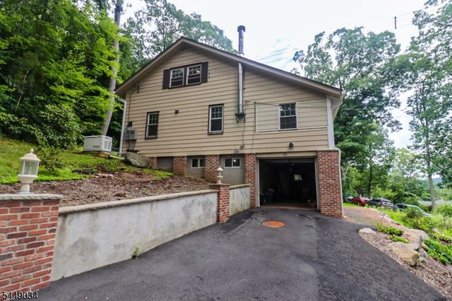 20 Mt Crest Rd, Jefferson Twp., NJ 07438