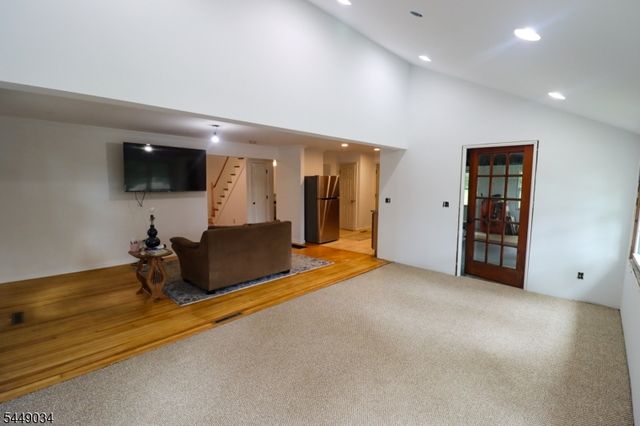 20 Mt Crest Rd, Jefferson Twp., NJ 07438
