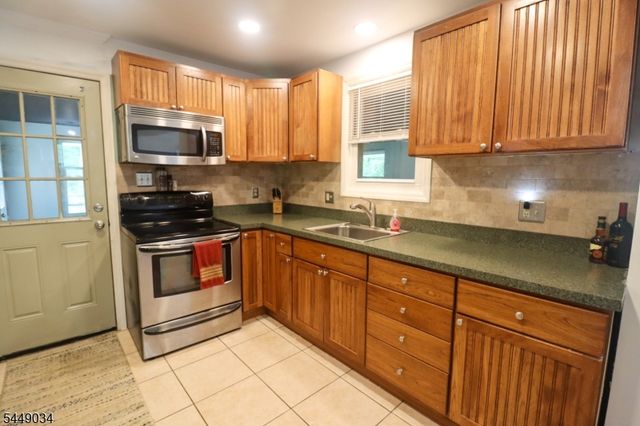 20 Mt Crest Rd, Jefferson Twp., NJ 07438
