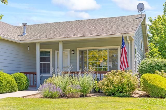 537 NE Marigold Street, Madras, OR 97741