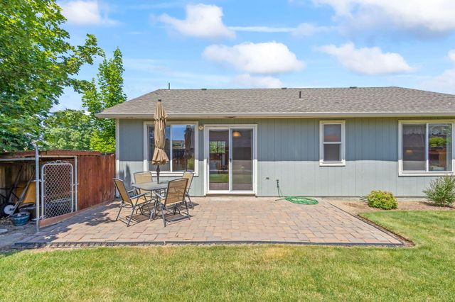 537 NE Marigold Street, Madras, OR 97741