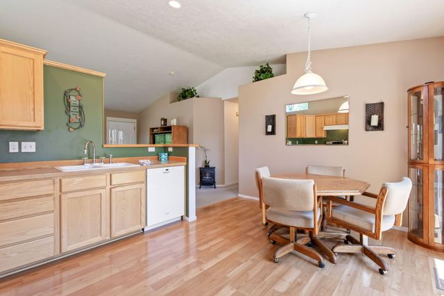 537 NE Marigold Street, Madras, OR 97741