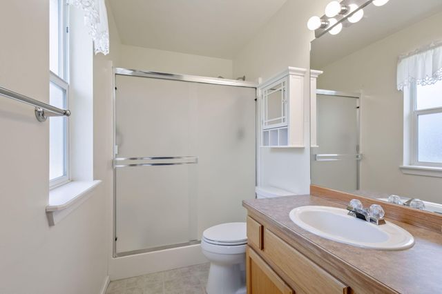 537 NE Marigold Street, Madras, OR 97741