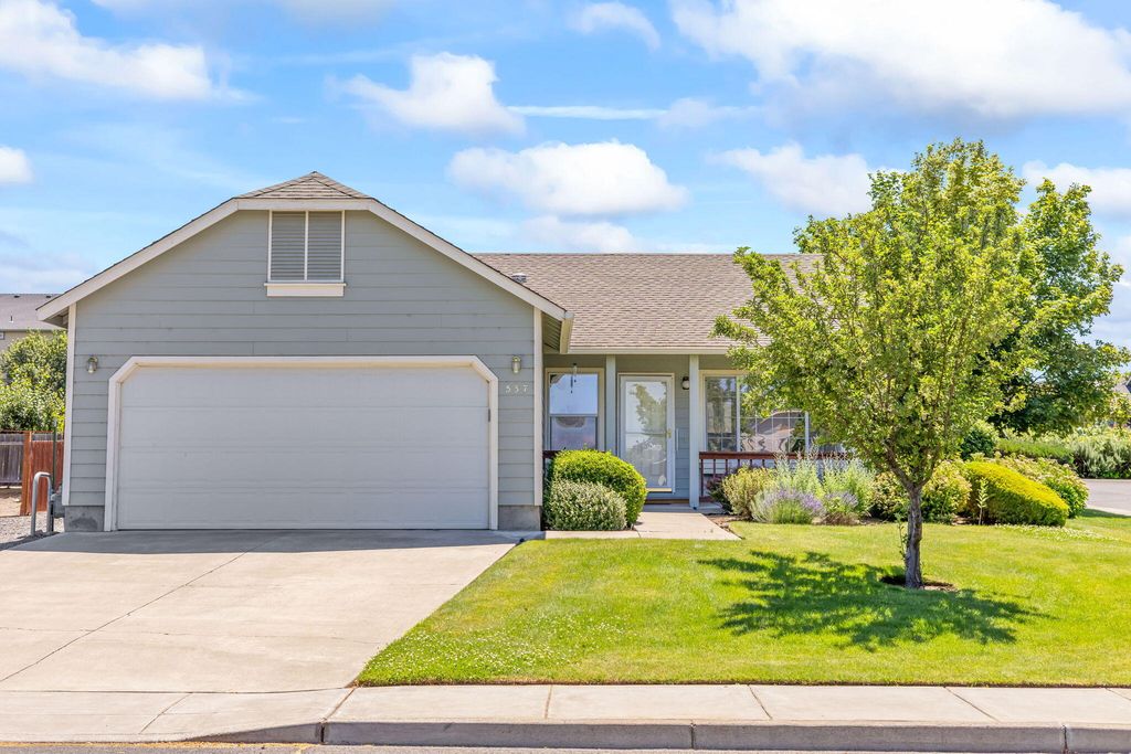 537 NE Marigold Street, Madras, OR 97741
