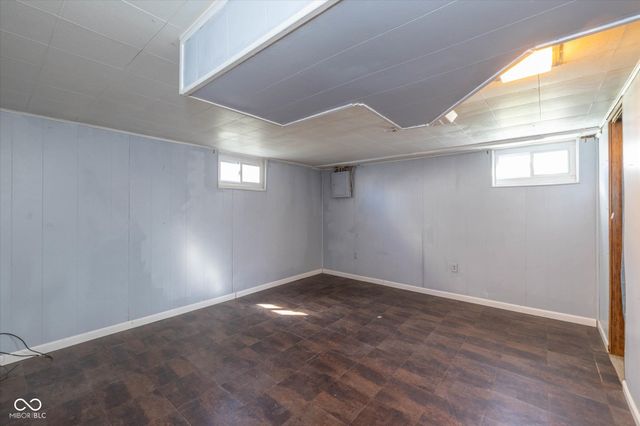 437 N 13th Avenue, Beech Grove, IN 46107