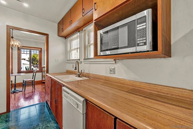 3055 Suncrest, San Diego, CA 92116