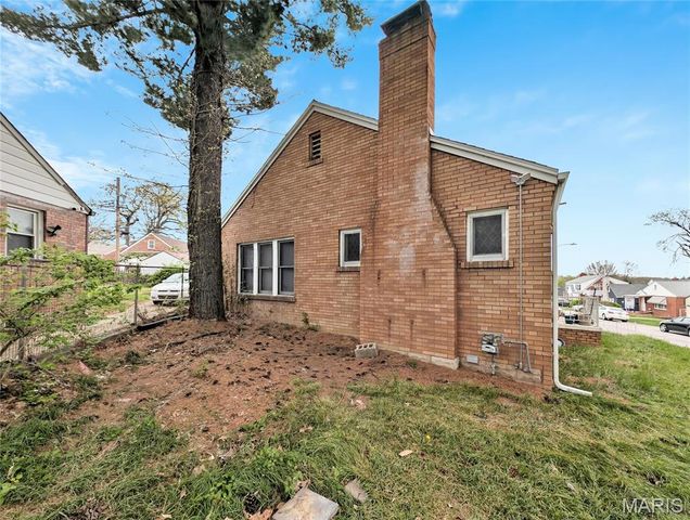 4401 Charlie Dooley Drive, St Louis, MO 63121