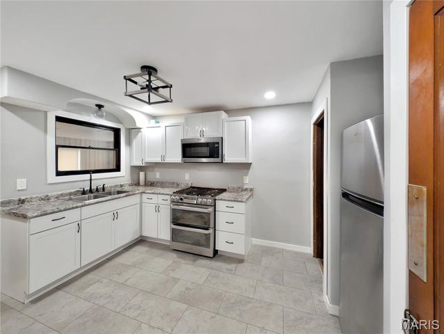 4401 Charlie Dooley Drive, St Louis, MO 63121