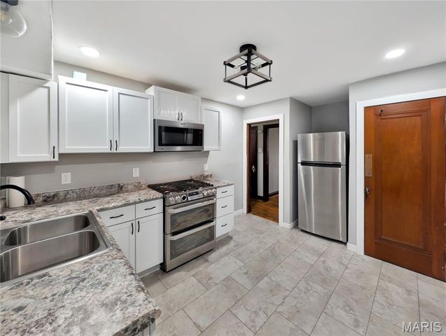 4401 Charlie Dooley Drive, St Louis, MO 63121