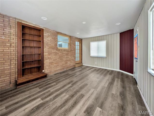 4401 Charlie Dooley Drive, St Louis, MO 63121