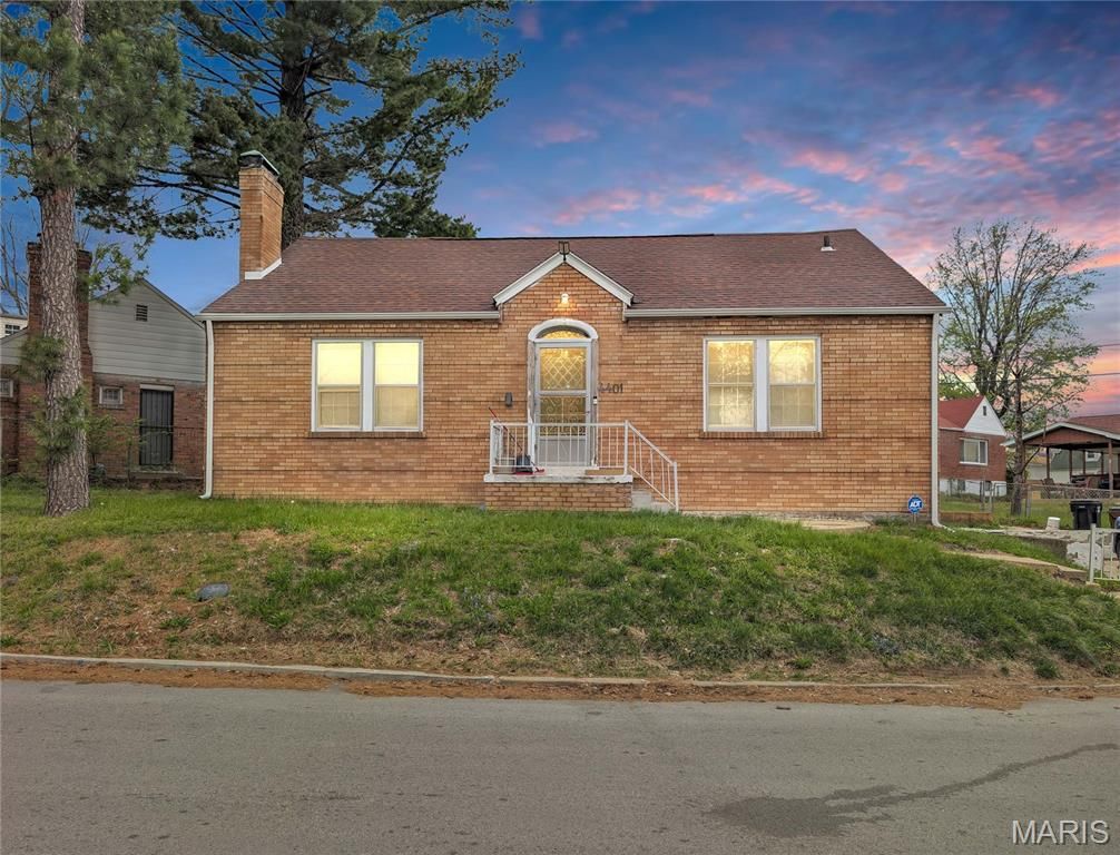 4401 Charlie Dooley Drive, St Louis, MO 63121
