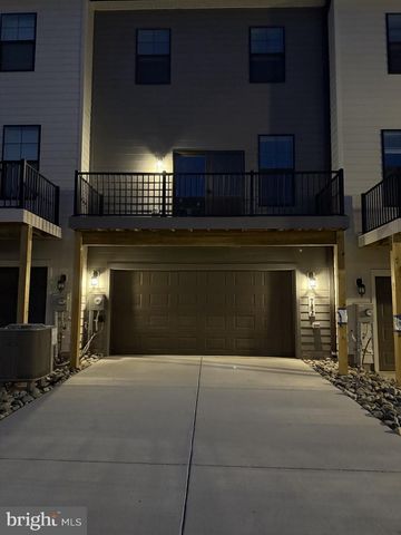 742 COMPASS WAY, Frederick, MD 21701