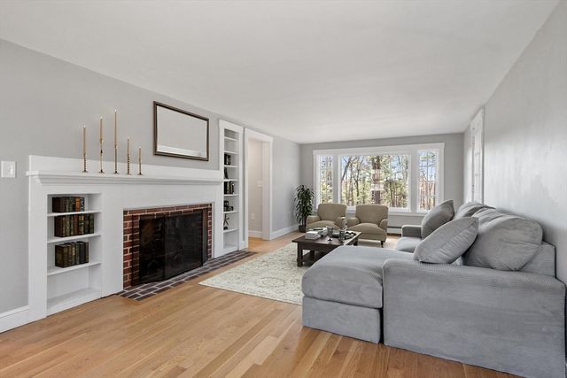 20 Bolton Rd, Harvard, MA 01451