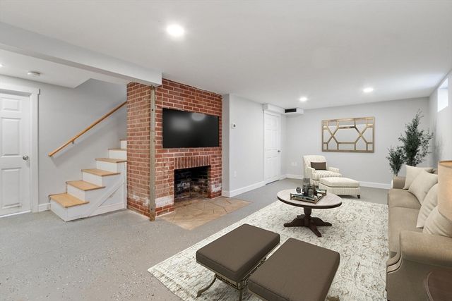 20 Bolton Rd, Harvard, MA 01451