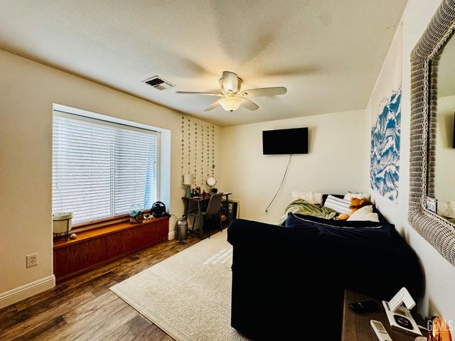 6921 Aztec Way, Bakersfield, CA 93308