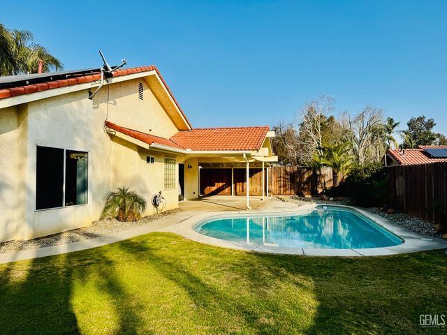 6921 Aztec Way, Bakersfield, CA 93308