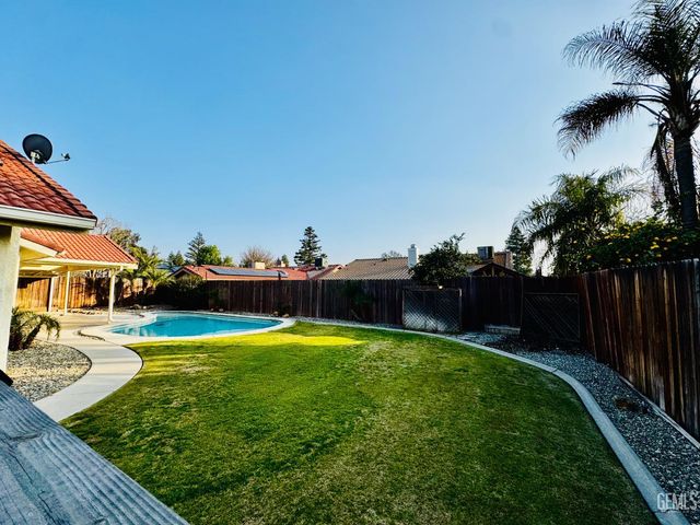 6921 Aztec Way, Bakersfield, CA 93308