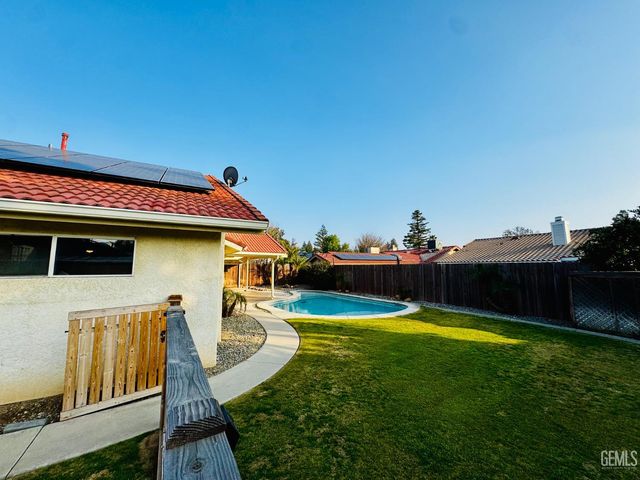 6921 Aztec Way, Bakersfield, CA 93308