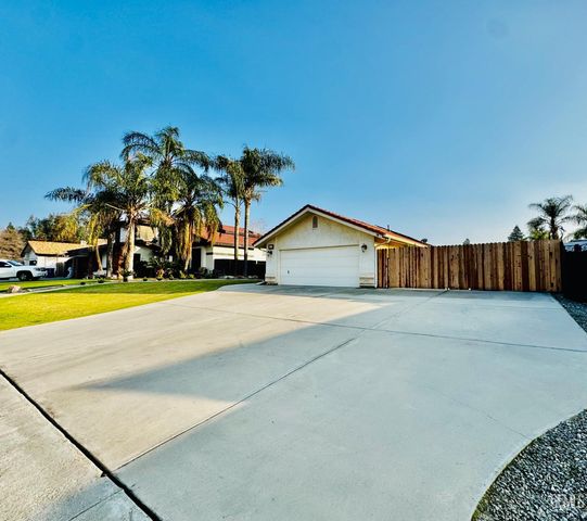 6921 Aztec Way, Bakersfield, CA 93308