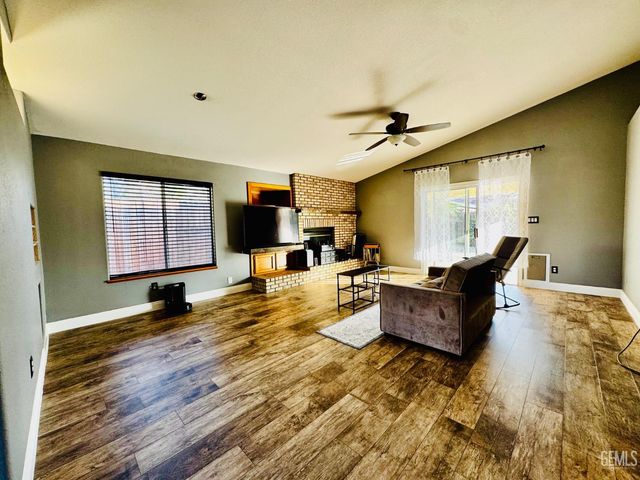 6921 Aztec Way, Bakersfield, CA 93308