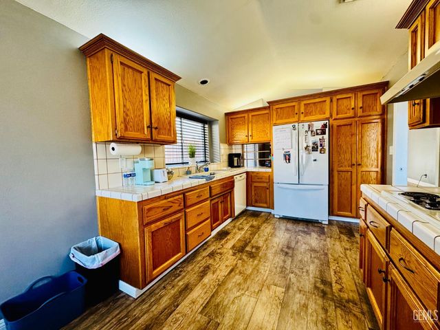 6921 Aztec Way, Bakersfield, CA 93308