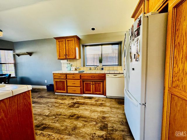 6921 Aztec Way, Bakersfield, CA 93308