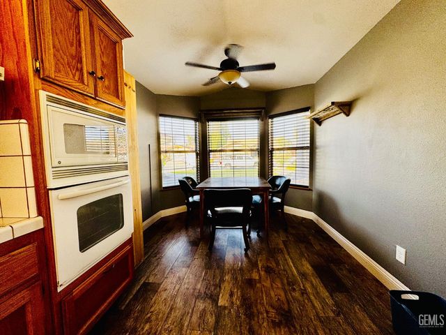 6921 Aztec Way, Bakersfield, CA 93308