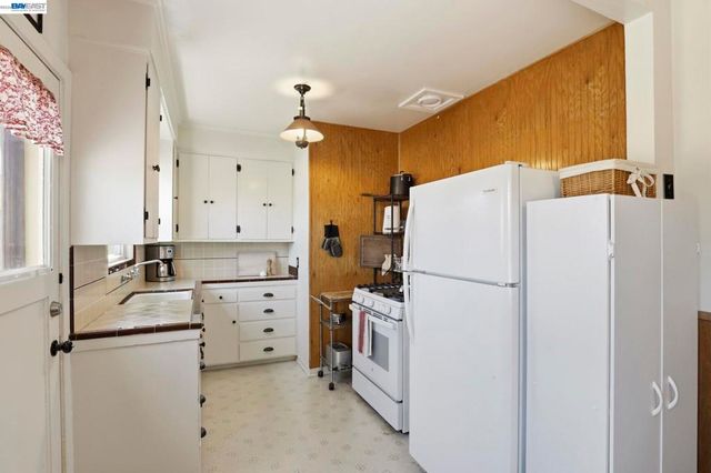 37340 Locust St, Newark, CA 94560