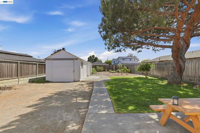 37340 Locust St, Newark, CA 94560