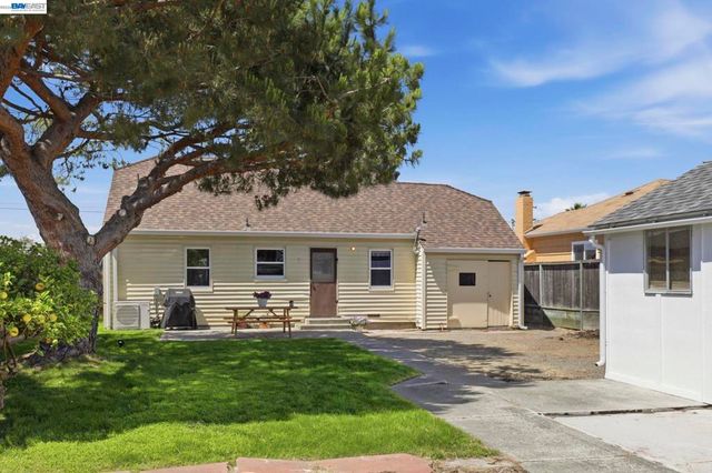 37340 Locust St, Newark, CA 94560