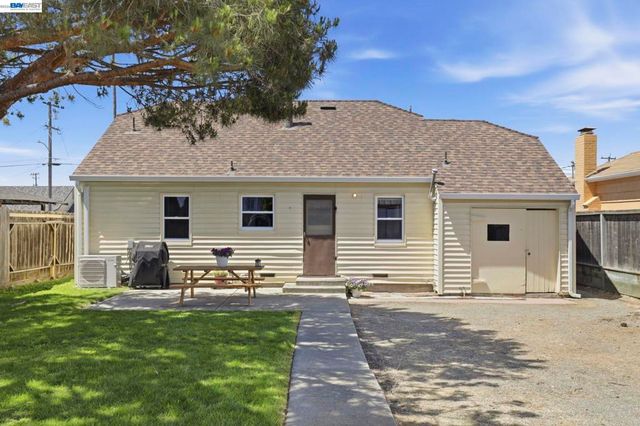 37340 Locust St, Newark, CA 94560