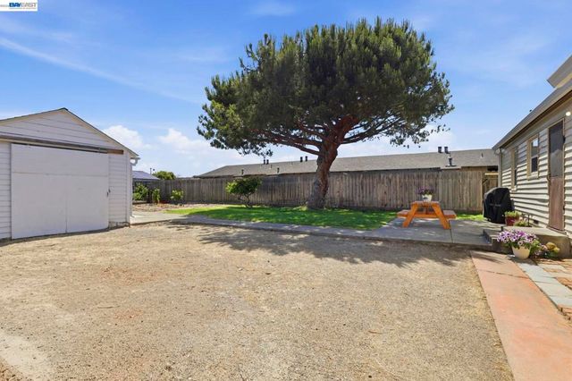 37340 Locust St, Newark, CA 94560