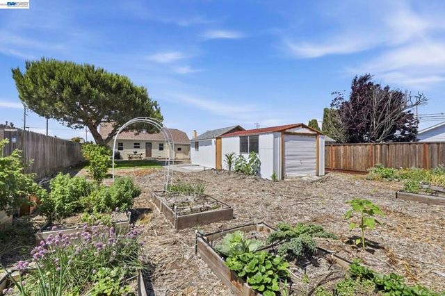 37340 Locust St, Newark, CA 94560