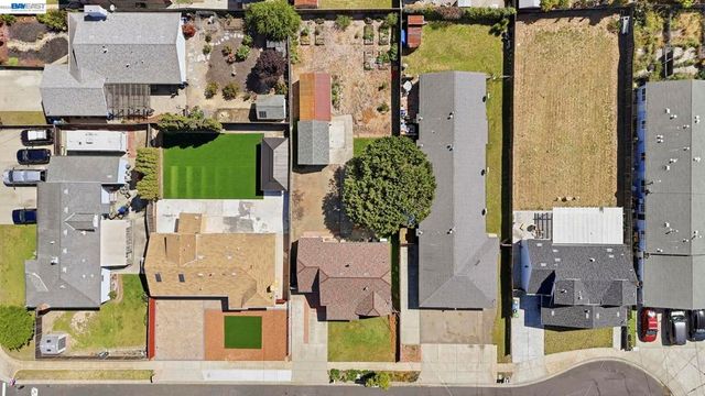 37340 Locust St, Newark, CA 94560