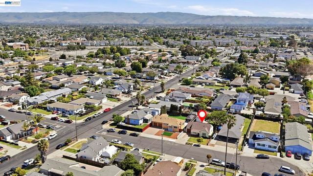 37340 Locust St, Newark, CA 94560
