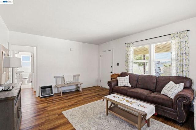 37340 Locust St, Newark, CA 94560