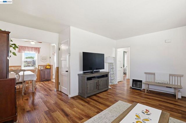 37340 Locust St, Newark, CA 94560