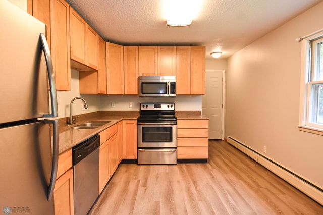 1613 15th Street S, Moorhead, MN 56560