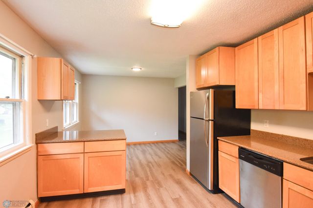 1613 15th Street S, Moorhead, MN 56560