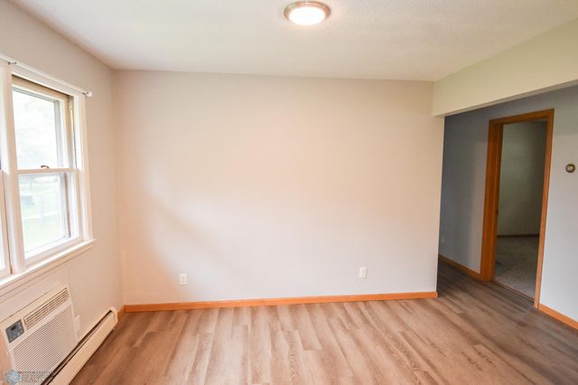 1613 15th Street S, Moorhead, MN 56560