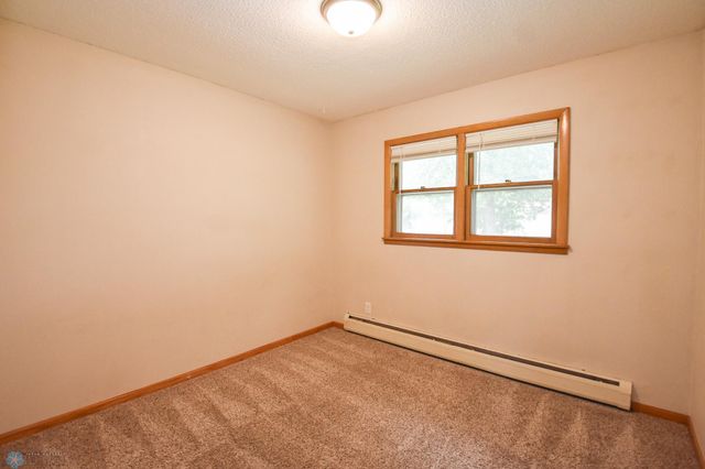 1613 15th Street S, Moorhead, MN 56560