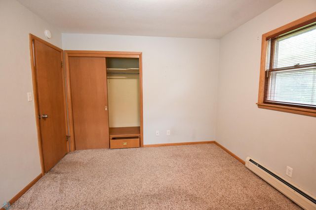 1613 15th Street S, Moorhead, MN 56560
