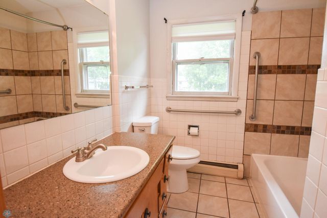 1613 15th Street S, Moorhead, MN 56560