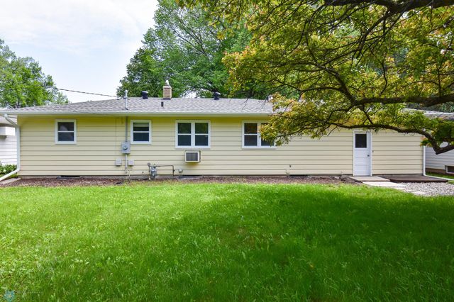 1613 15th Street S, Moorhead, MN 56560