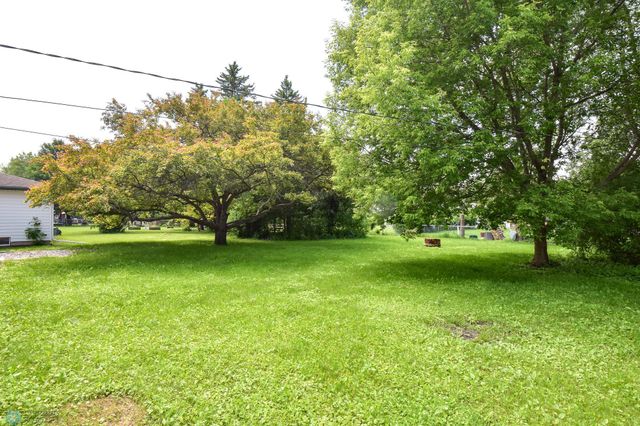 1613 15th Street S, Moorhead, MN 56560